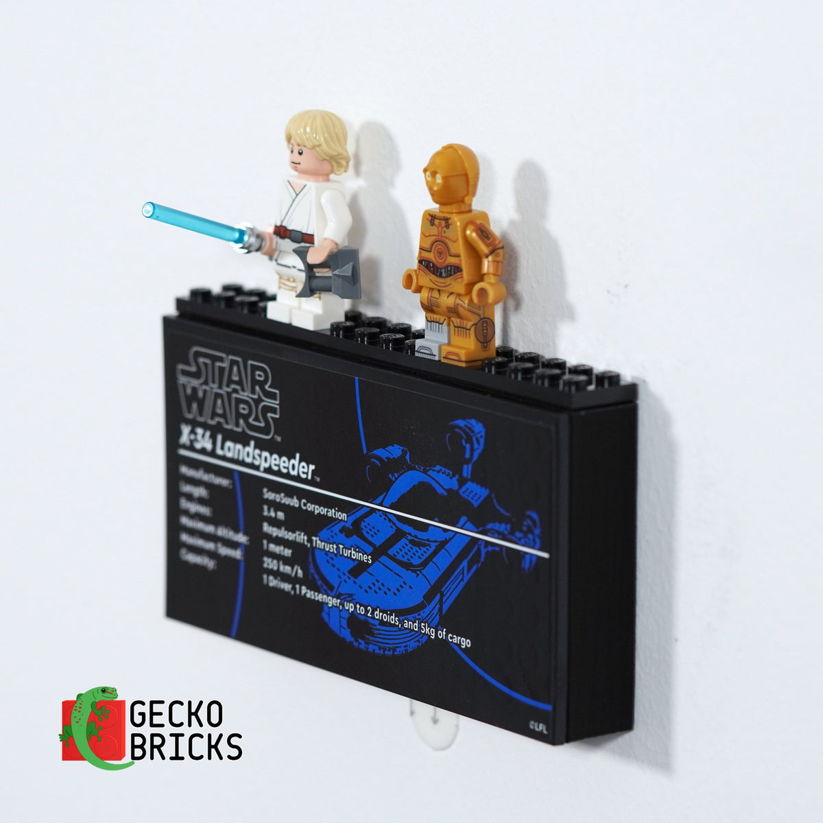 LEGO® Star Wars Luke Skywalker's Landspeeder 75341 zwevend aan de muur met premium wandbeugel - aanzicht 5