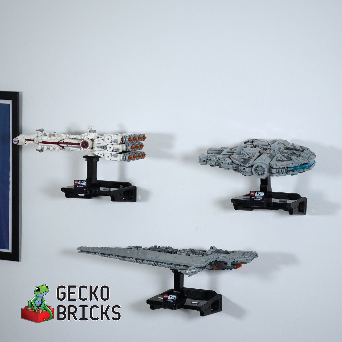 LEGO® Star Wars Midi-scale Wandbeugel aan de muur met premium wandbeugel - vooraanzicht