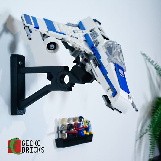LEGO® Star Wars New Republic E-Wing 75364 aan de muur met premium wandbeugel - vooraanzicht