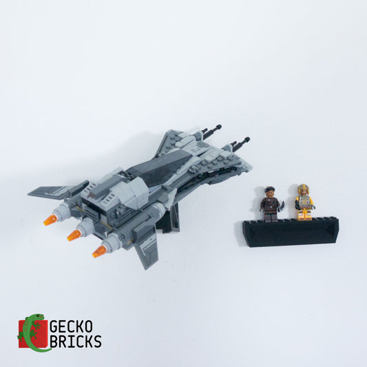 LEGO® Star Wars Pirate Snub Fighter 75346 aan de muur met premium wandbeugel - vooraanzicht