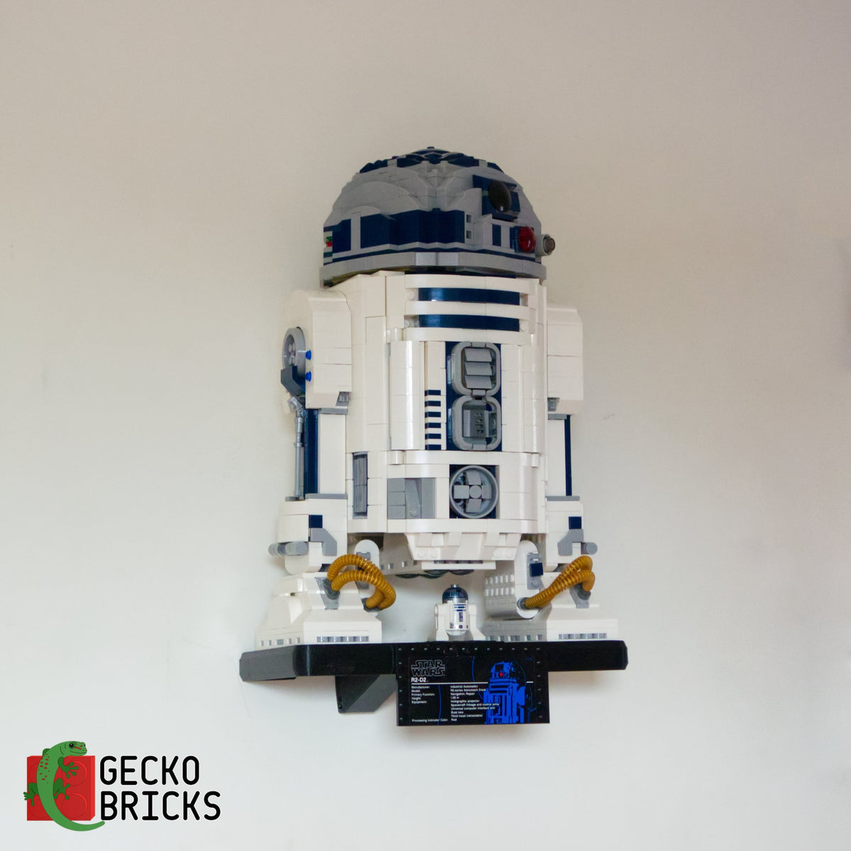 LEGO® Star Wars R2-D2 75308 / 10225 zwevend aan de muur met premium wandbeugel - aanzicht 3