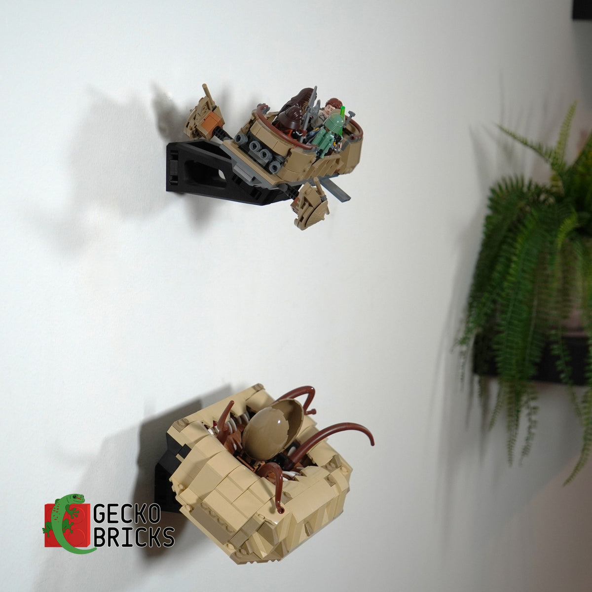 LEGO® Star Wars Sarlacc Pit Diorama zwevend aan de muur met premium wandbeugel - aanzicht 3