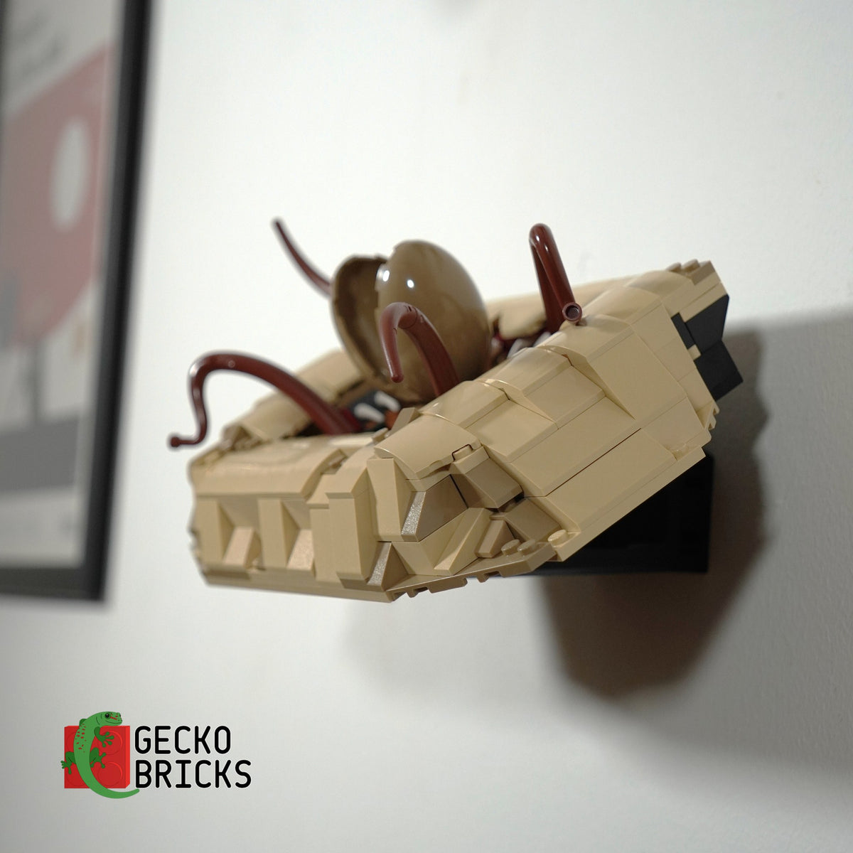 LEGO® Star Wars Sarlacc Pit Diorama zwevend aan de muur met premium wandbeugel - aanzicht 5