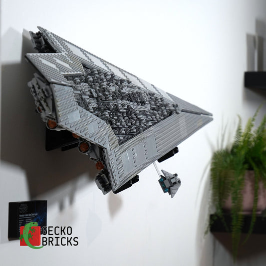 LEGO® Star Wars Super Star Destroyer 10221 zwevend aan de muur met premium wandbeugel - aanzicht 2