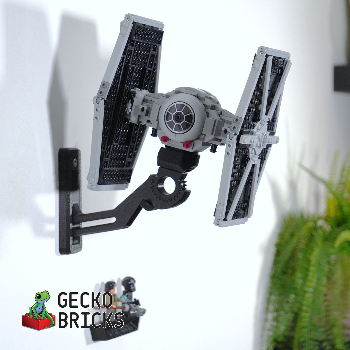 LEGO® Star Wars TIE Fighter & X-Wing Mash-up 75393 zwevend aan de muur met premium wandbeugel - aanzicht 4