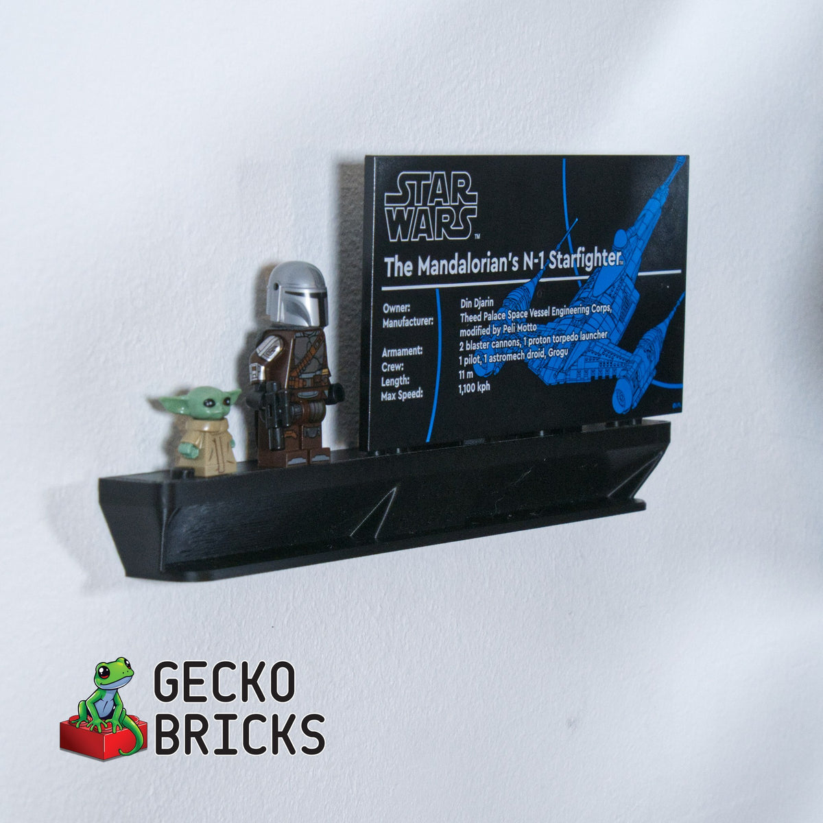 LEGO® Star Wars UCS N-1 Starfighter 75442 zwevend aan de muur met premium wandbeugel - aanzicht 7
