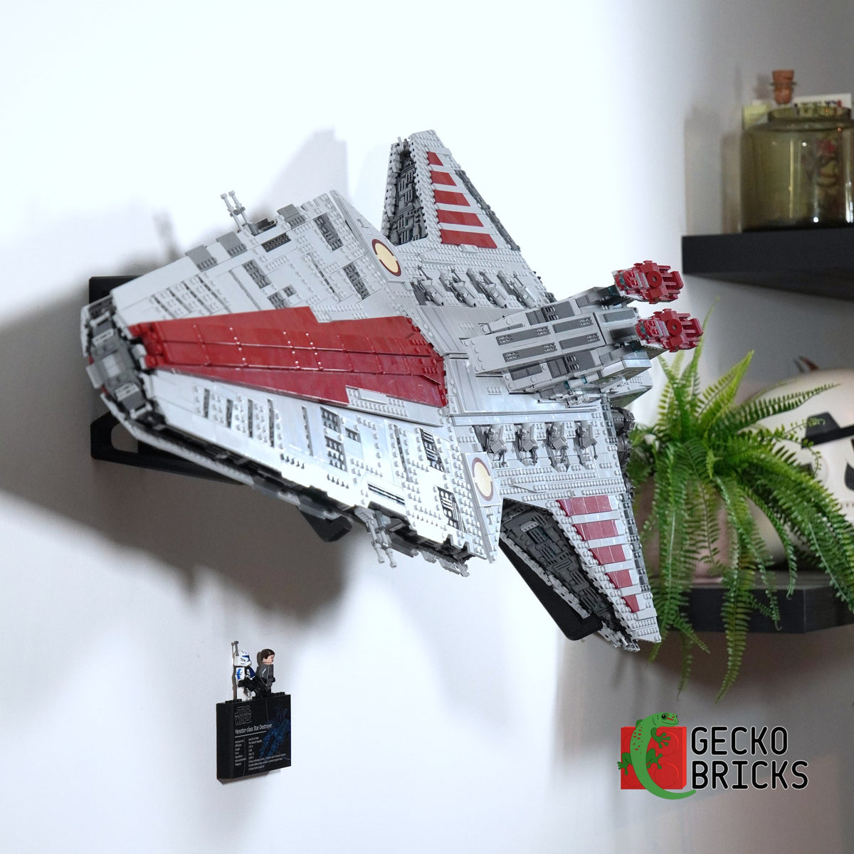 LEGO® Star Wars UCS Venator-Class Republic Attack Cruiser 75367 floating on the wall with premium wall mount - view 3