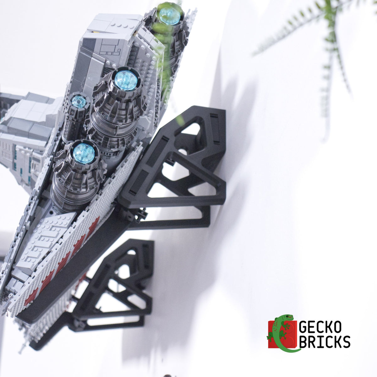 LEGO® Star Wars UCS Venator-Class Republic Attack Cruiser 75367 floating on the wall with premium wall mount - view 4