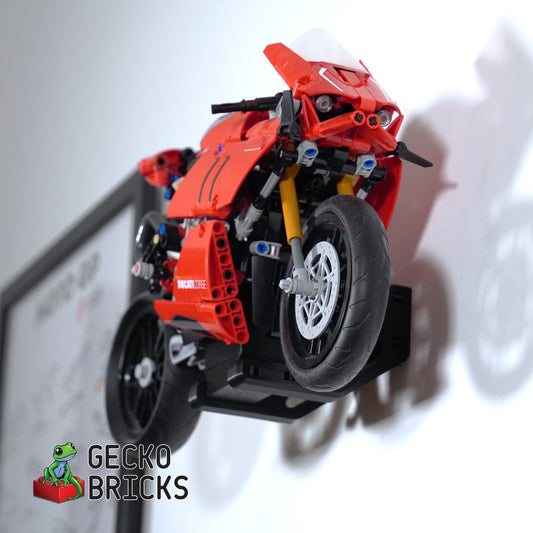 LEGO® Technic Ducati Panigale V4 R 42107 aan de muur met premium wandbeugel - vooraanzicht