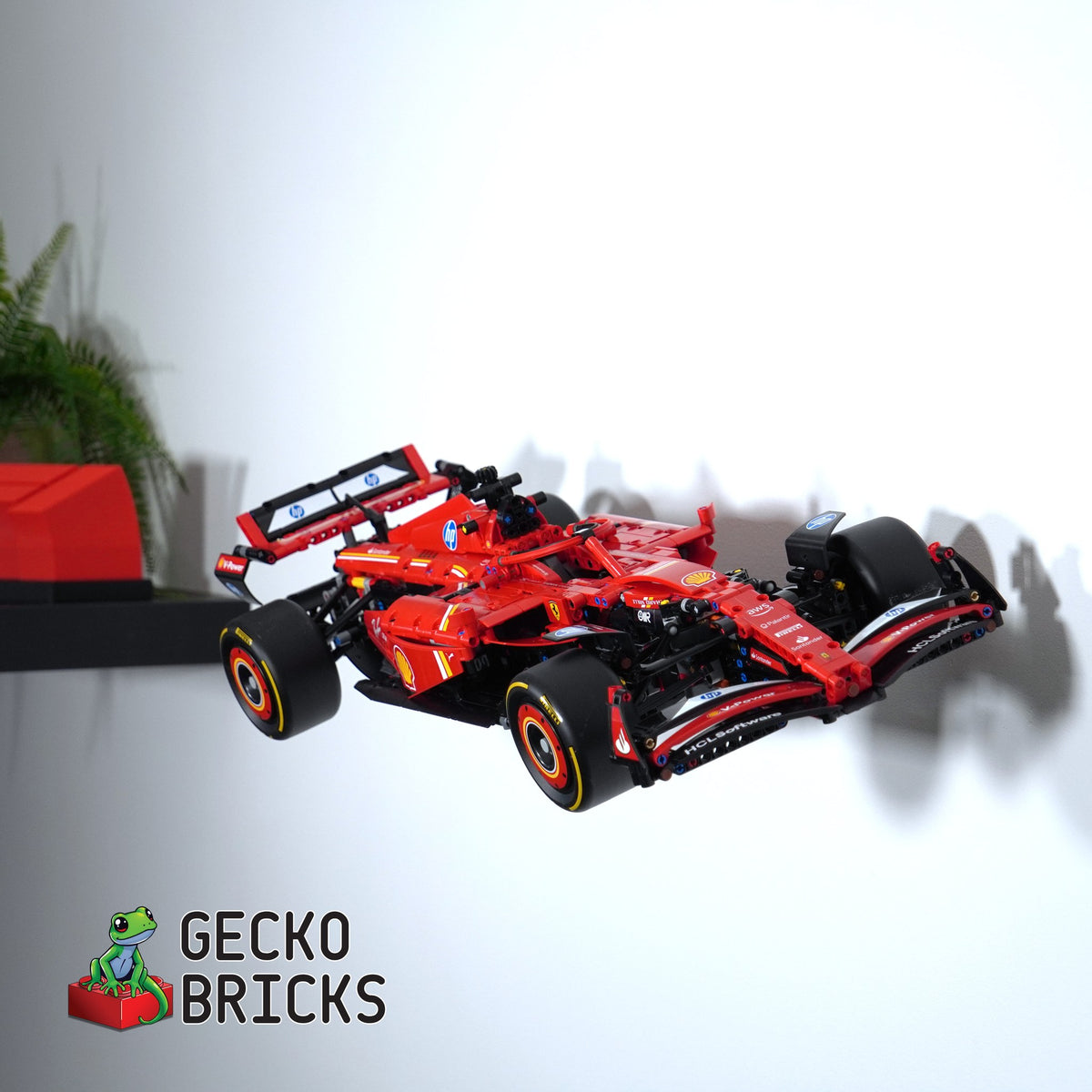 LEGO® Technic Ferrari SF-24 F1 42207 zwevend aan de muur met premium wandbeugel - aanzicht 2