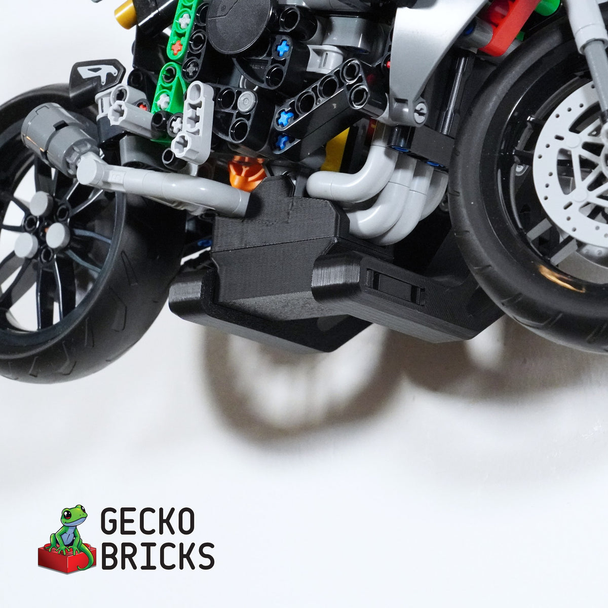 LEGO® Technic Kawasaki Ninja H2R 42170 zwevend aan de muur met premium wandbeugel - aanzicht 4