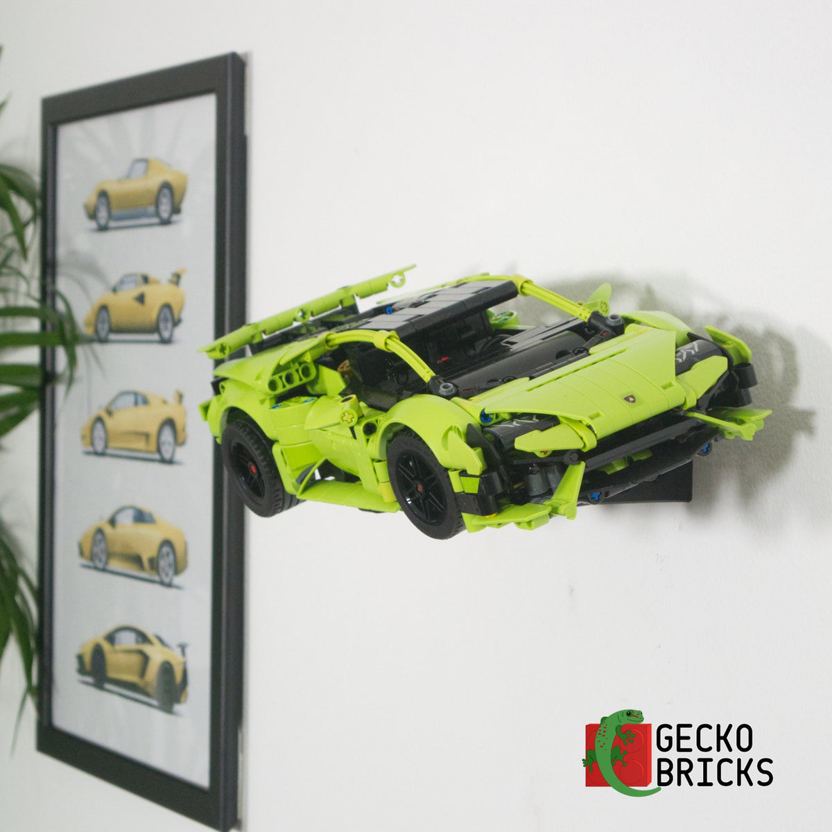 LEGO® Technic Lamborghini Huracán Tecnica 42161 zwevend aan de muur met premium wandbeugel - aanzicht 2