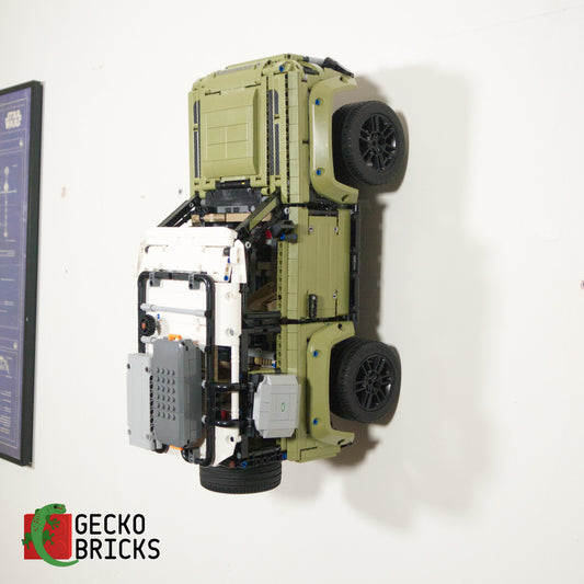 LEGO® Technic Land Rover Defender 42110 vlak aan de muur met wandbeugel - 1