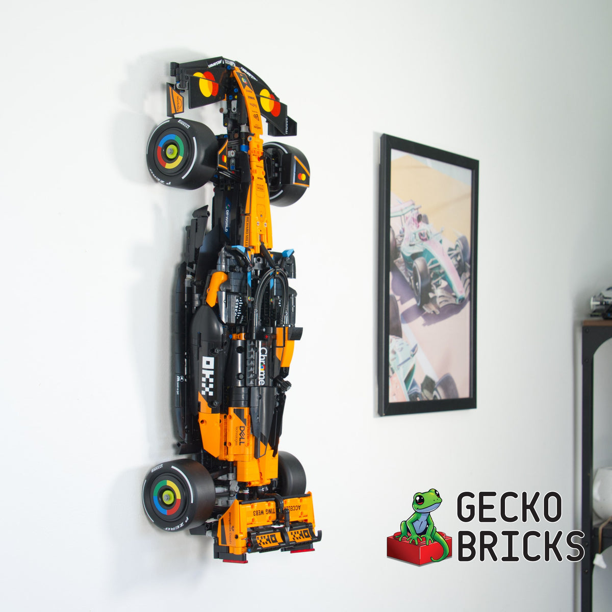 LEGO® Technic McLaren MCL39 F1 42228 vlak aan de muur met wandbeugel - 1