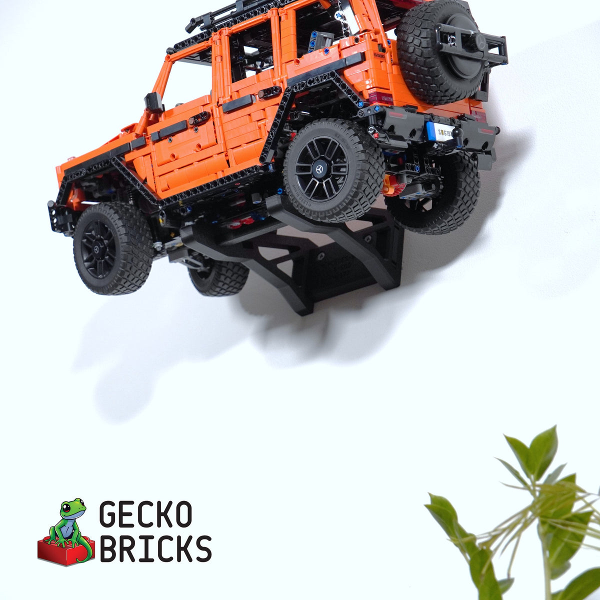 LEGO® Technic Mercedes-Benz G 500 PROFESSIONAL Line 42177 zwevend aan de muur met premium wandbeugel - aanzicht 5