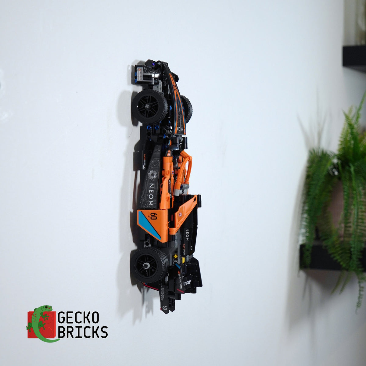 LEGO® Technic NEOM McLaren Formula E Racewagen 42169 vlak aan de muur met wandbeugel - 1