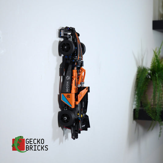 LEGO® Technic NEOM McLaren Formula E Racewagen 42169 vlak aan de muur met wandbeugel - 1