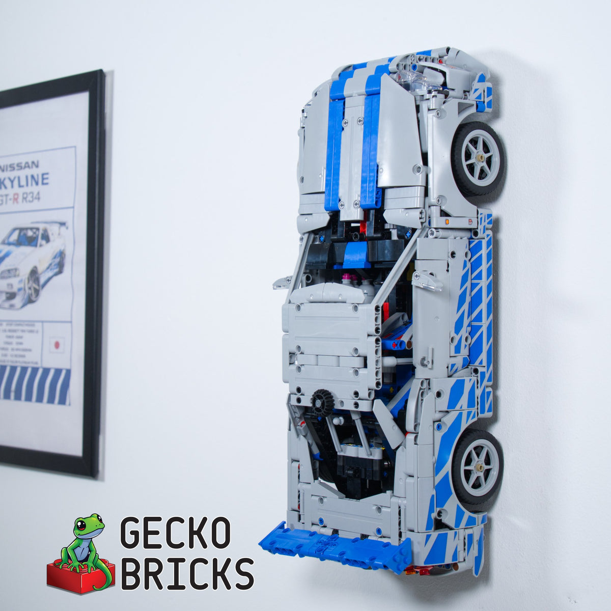 LEGO® Technic Nissan Skyline GT-R (R34) 42210 vlak aan de muur met wandbeugel - 1