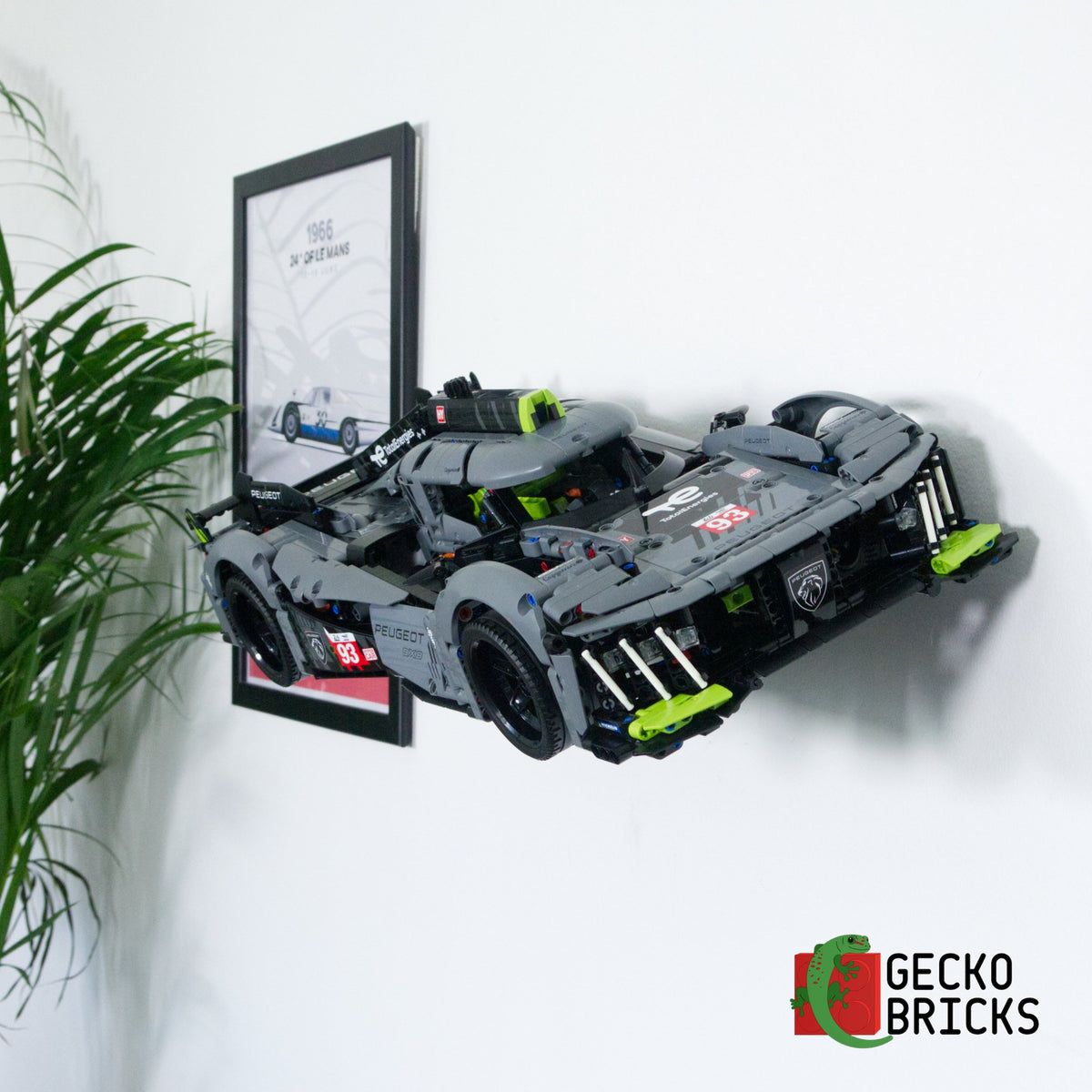 LEGO® Technic PEUGEOT 9X8 24H Le Mans Hybrid Hypercar 42156 zwevend aan de muur met premium wandbeugel - aanzicht 2